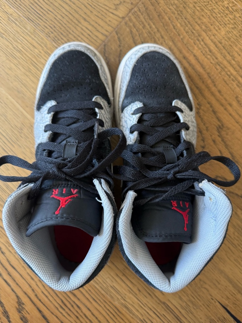 Air Jordan 1 Mid SE kids size 5 (unisex) - Picture 4 of 8